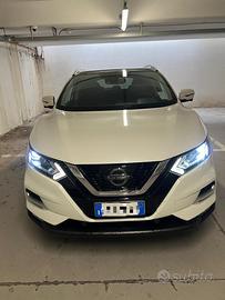 Nissan Qashqai 1.5 dCi Tekna- tetto paronamico