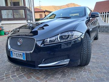 Jaguar XF 2.2 del 2015 Eleganza e Potenza