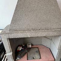 Struttura per camino in pietra