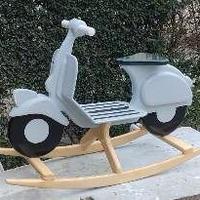 Dondolo artigianale per bambini in saldo