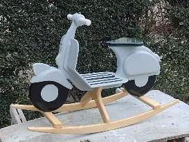 Dondolo artigianale per bambini in saldo