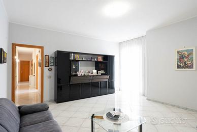 Rif.LA87- appartamento trilocale