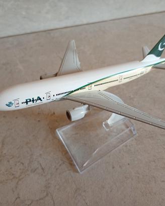 Modellino aerio pakistano PIA