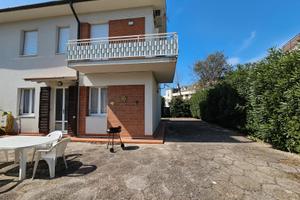 Appartamento con corte