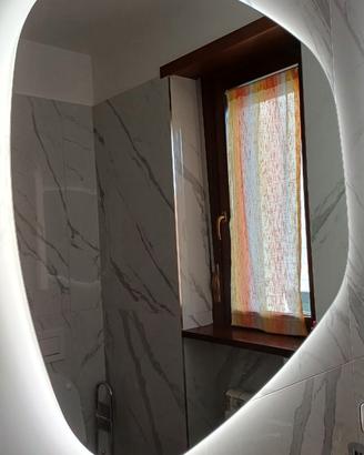 Specchio modelo sasso con LED posteriore