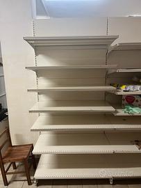 20 metri di scaffali