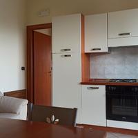 Bilocale arredato con posto auto scoperto