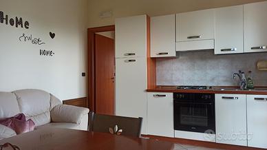 Bilocale arredato con posto auto scoperto