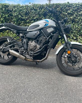 Yamaha XSR 700 accessoriata