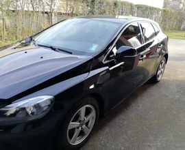 Volvo V40 nera 213000 km del 2013