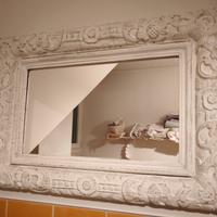 Grande specchio con cornice in legno