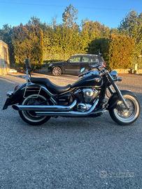 KAWASAKI VN 900 .