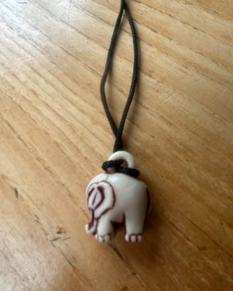 Collana elefante finto avorio