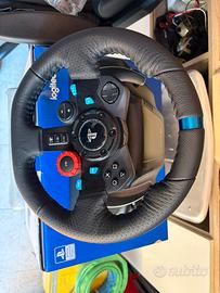 Volante logitech G29 con pedaliera.