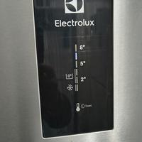 frigorifero Electrolux no frost inox pari al NUOVO