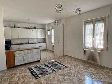 Libero appartamento zona S.Anna