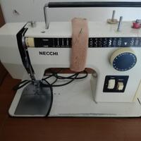 macchina da cucire Necchi 