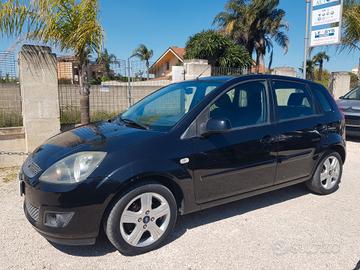 Ford Fiesta 1.4 Tdci 70cv Clima Cerchi 5p.