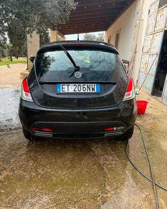 Lancia y momo design