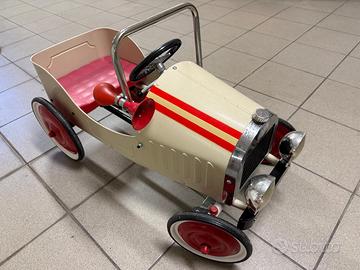 Automobile a pedali 90 cm ruote gommate