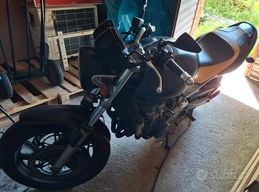 VENDI HORNET 600