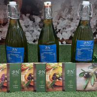 Bottiglie d'olio di nostra produzione 