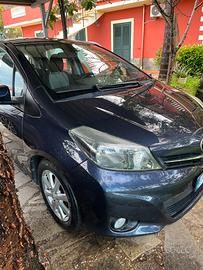 Toyota yaris 1.4 d 90 cv  -2013 lounge