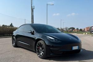 Tesla Model 3 PERFORMANCE