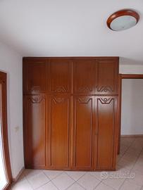 Armadio in legno 