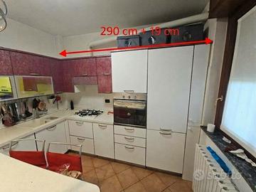 cucina componibile completa di elettrodomestici