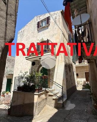 3 LOCALI A PAOLA