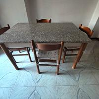 Tavolo in granito (145x95) + 4 sedie legno
