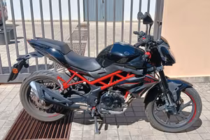 Benelli BN125. Tagliandata. TOP per principianti.