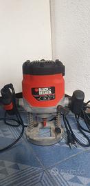Fresatrice verricale Black&Decker kw850E