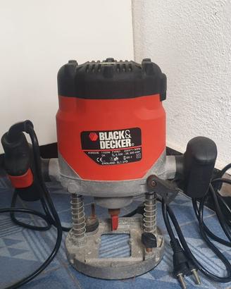 Fresatrice verricale Black&Decker kw850E