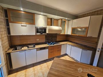 Cucina Usata Completa di Elettrodomestici 1989/U