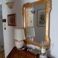 SPECCHIO CON CORNICE DORATA