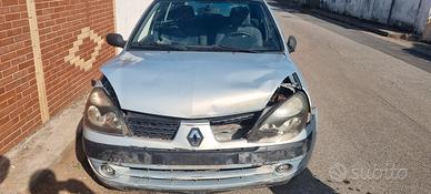 renault clio 1.200 16v anno 2003 accessori