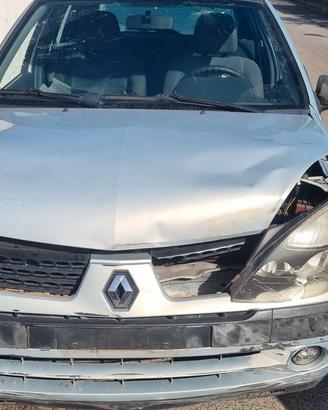 renault clio 1.200 16v anno 2003 accessori