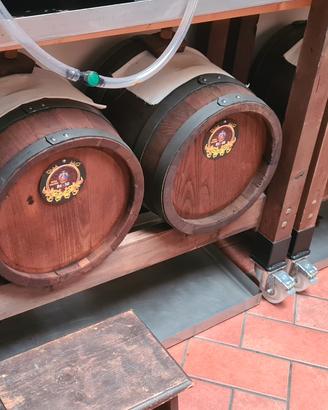 Batteria aceto balsamico 7 botti piene di 63 anni