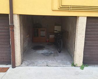 garage - autorimessa  9 m²