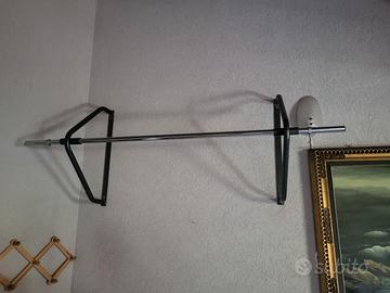 Asta a muro per trazioni