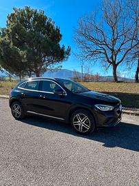 MERCEDES-BENZ GLA 200 d AUTOMATIC