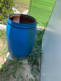 bidoni/fusti in plastica con coperchio