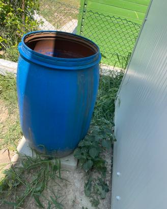bidoni/fusti in plastica con coperchio
