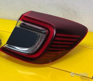 Stop fanale posteriore dx sx renault captur 2022