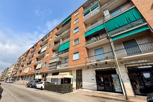 Appartamento di 95 m² con 3 locali e box auto a Ni