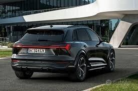 Musata completa e accessori Audi Q8 e-tron