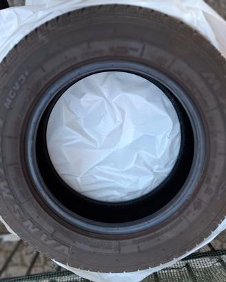 4 pneumatici estivi furgone 215/65 R16C 113/111R