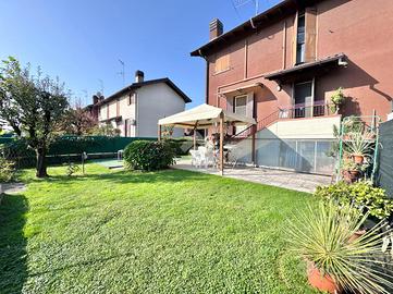 VILLA A SCHIERA A CASARILE